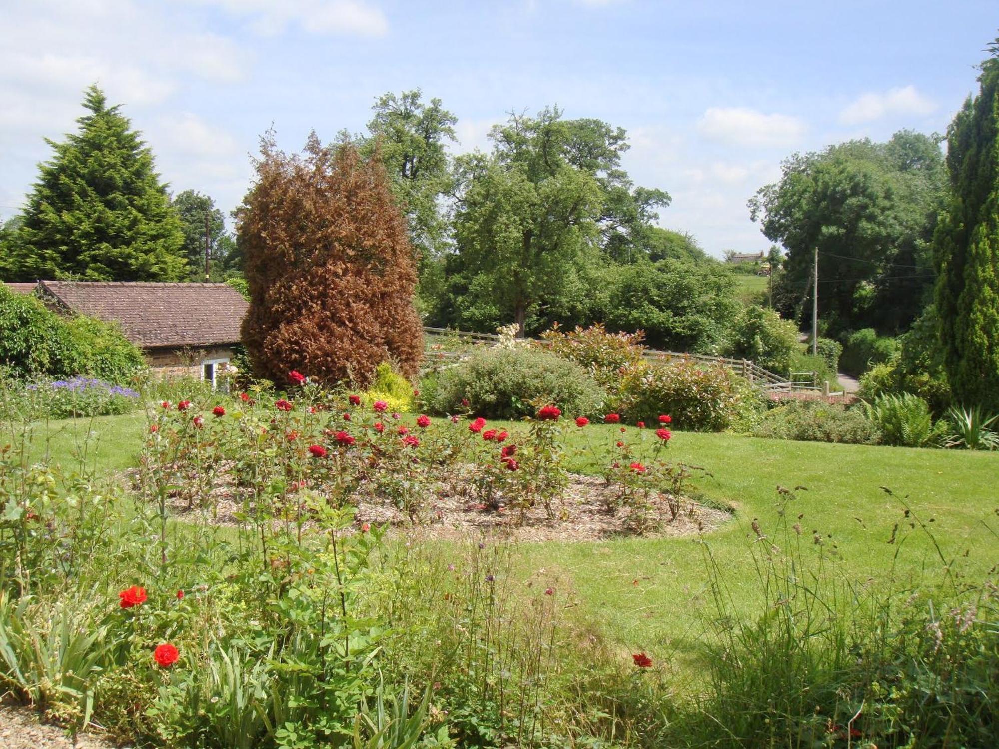 The Farmhouse Newent Exterior photo
