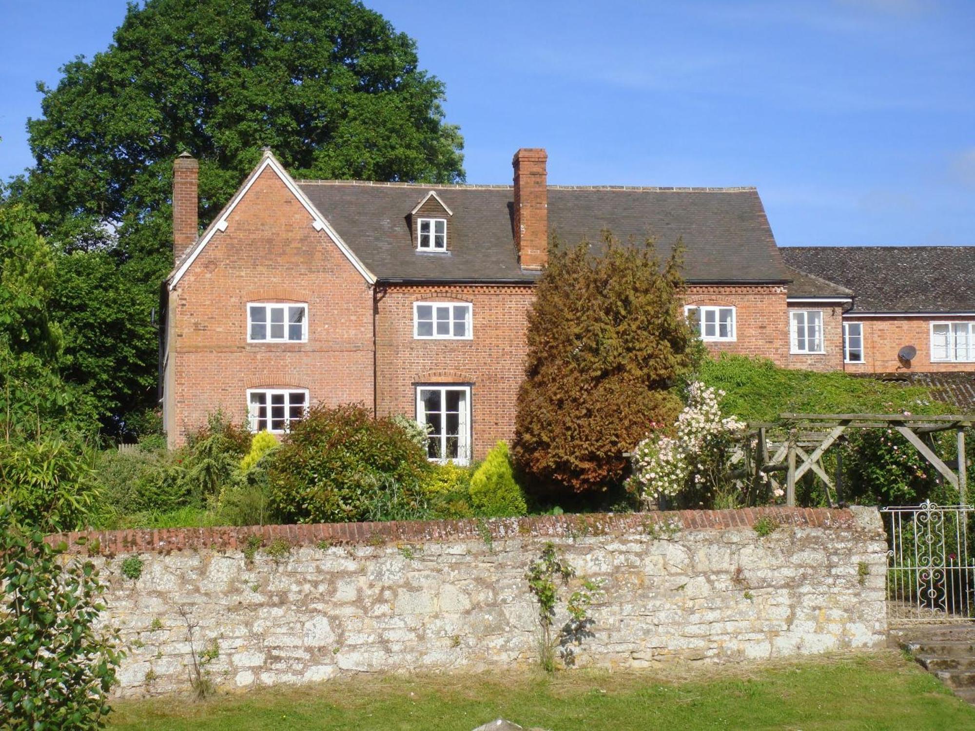 The Farmhouse Newent Exterior photo